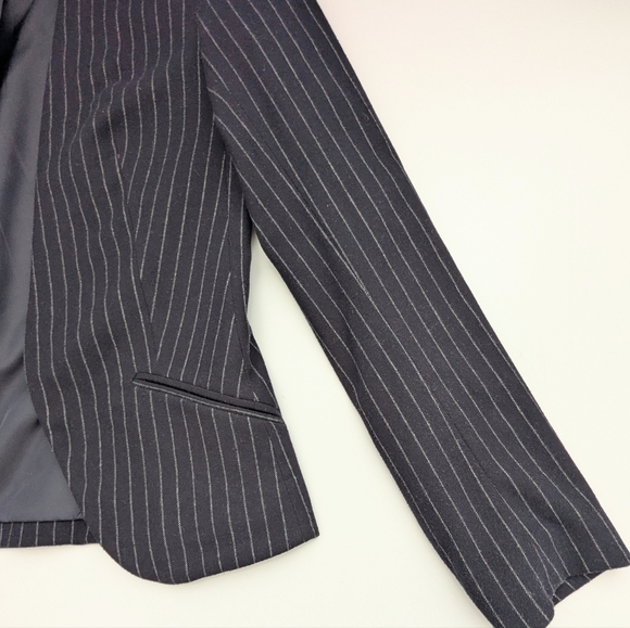 H&M Women's (Size 2) Navy/White Lined Pinstripe Blazer/Jacket - Picture 7 of 15